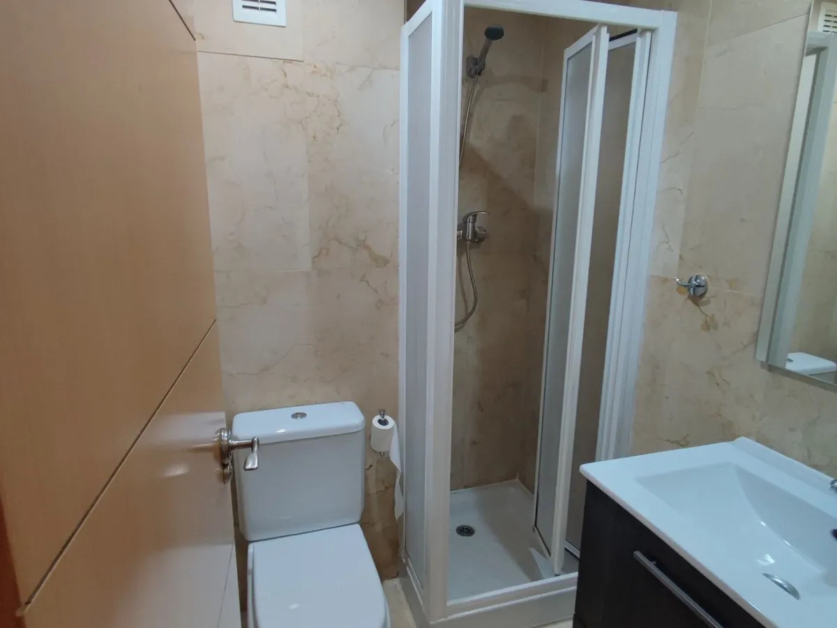 Larga temporada . Se alquila bonito apartamento con vistas al Golf en Benalmadena