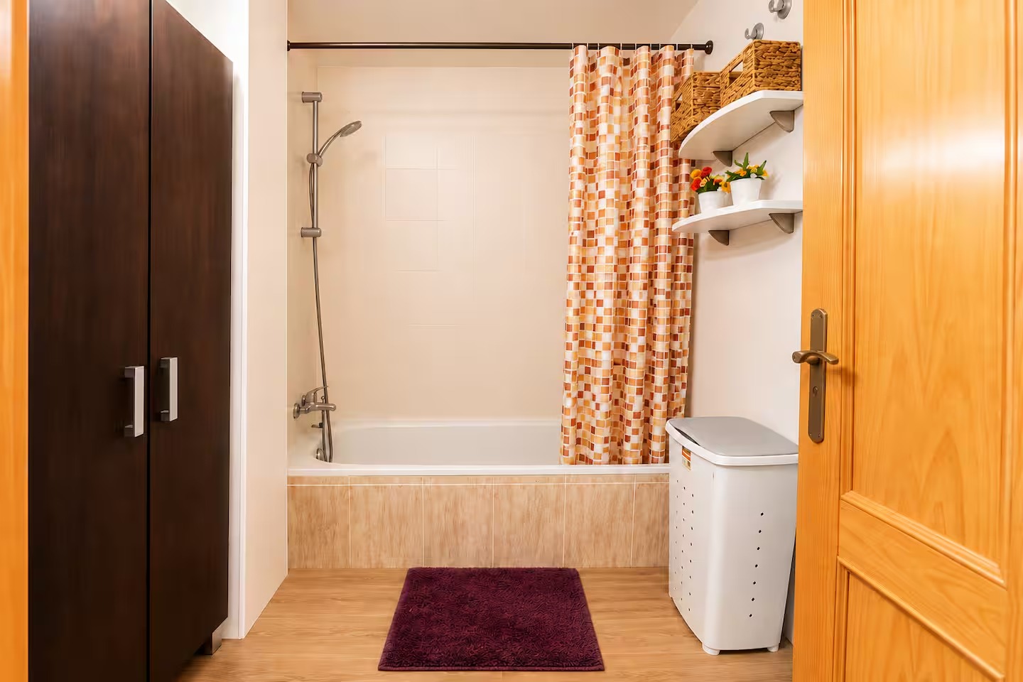 Media temporada . Desde 1.11.26-31.5.27  bonito Atico Duplex en zona Torreblanca (Fuengirola)