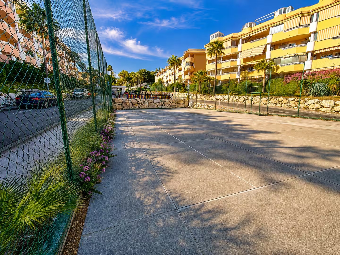 Media temporada . Desde 1.11.26-31.5.27  bonito Atico Duplex en zona Torreblanca (Fuengirola)