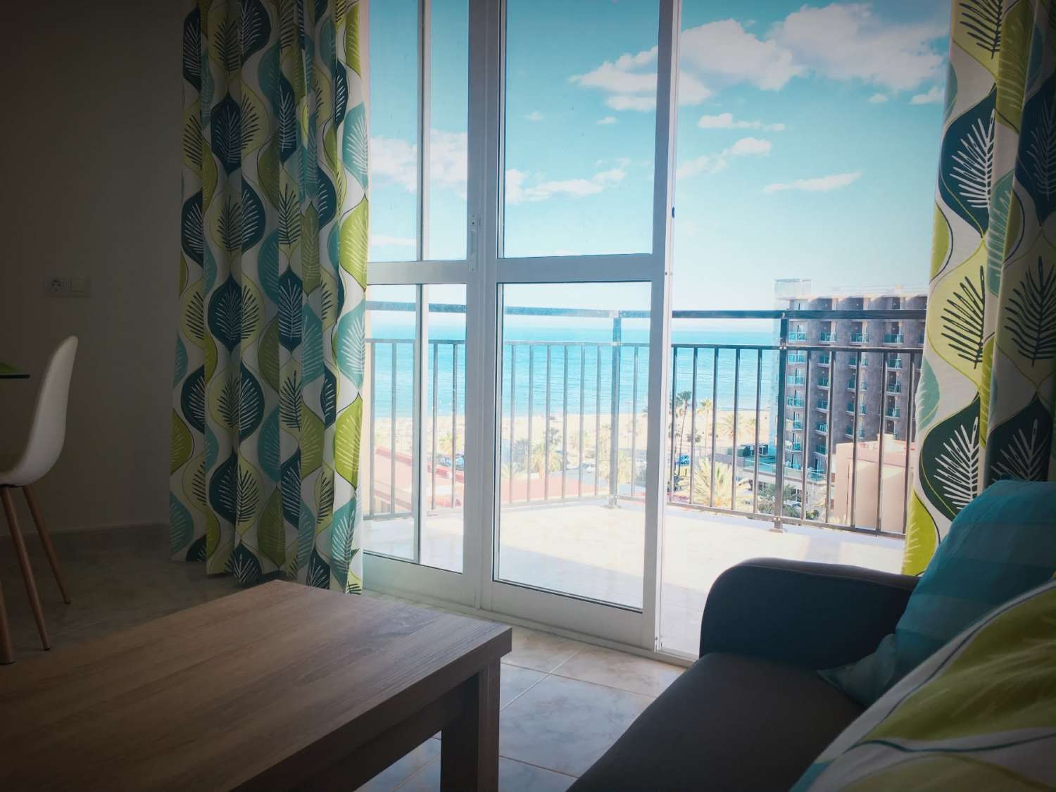 Media Temporada. Se alquila desde ahora -30.6.27 bonito  apartamento con vistas al mar en 2ª línea de playa  zona Playamar - Los Alamos (Torremolinos)