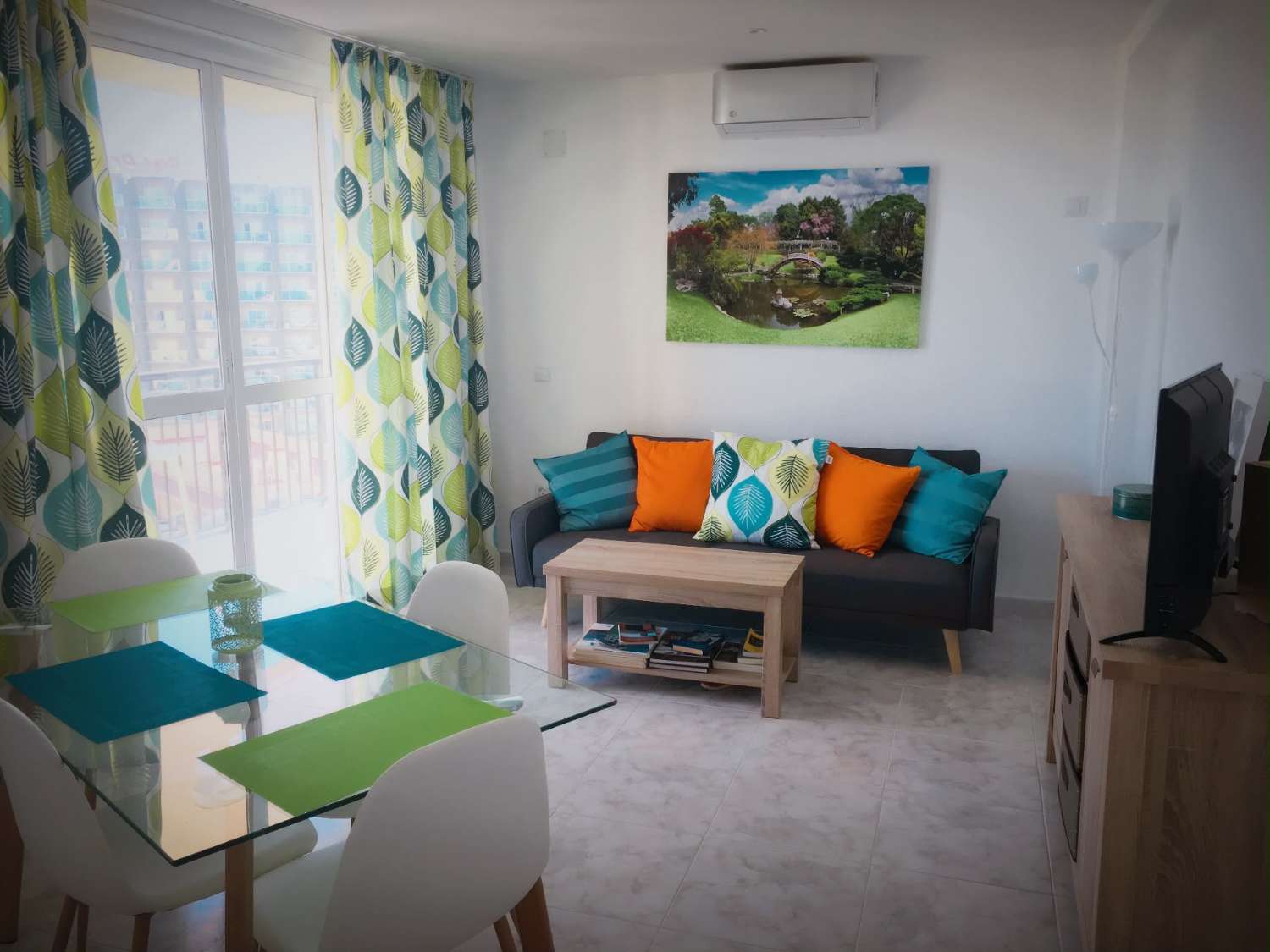 Media Temporada. Se alquila desde ahora -30.6.27 bonito  apartamento con vistas al mar en 2ª línea de playa  zona Playamar - Los Alamos (Torremolinos)