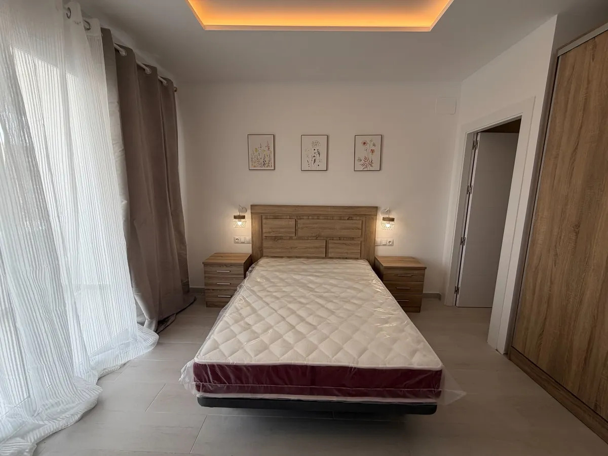 Täysin uusi kaksikerros myynnissä Montemarin alueella (Torremolinos)