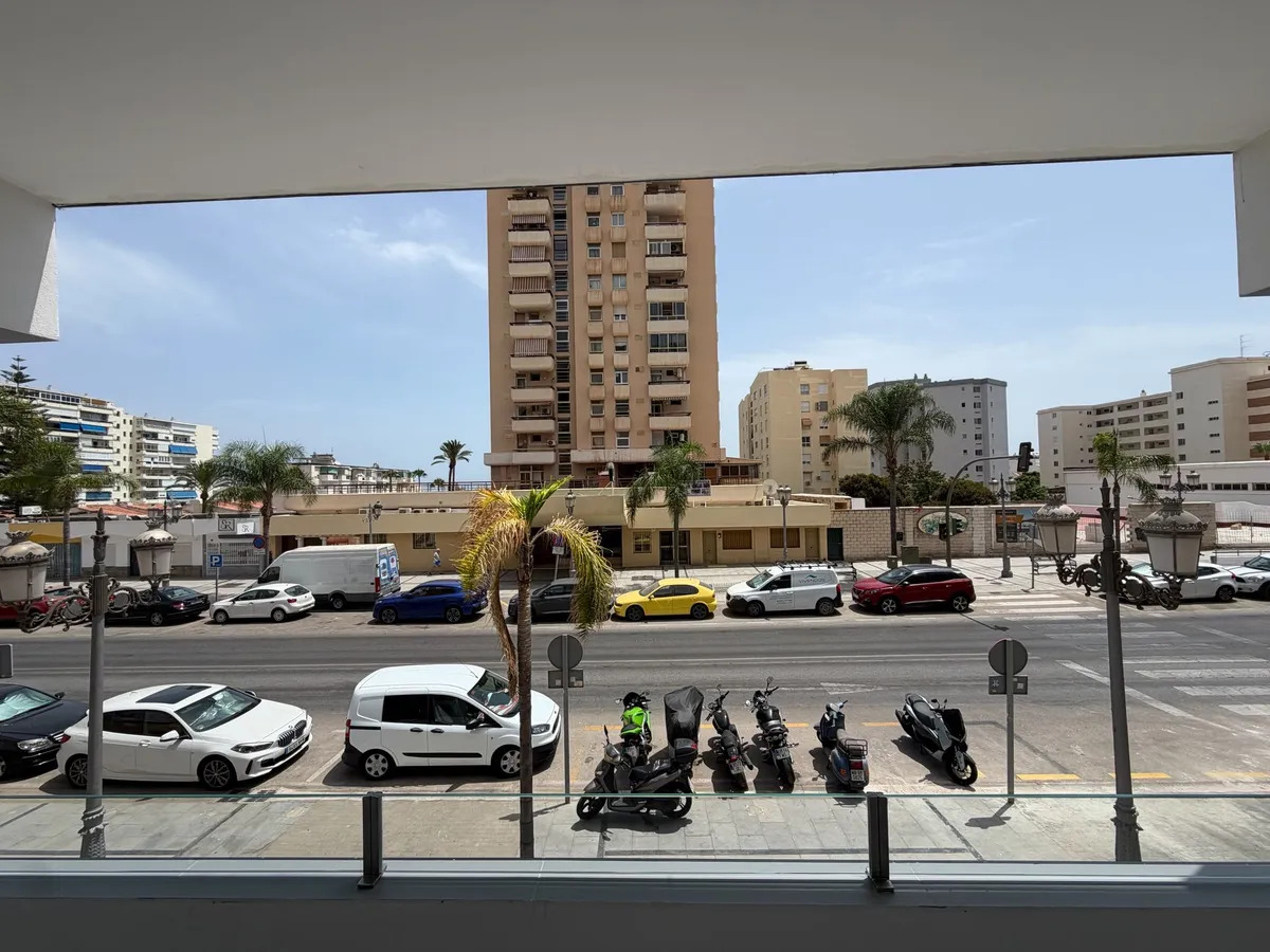 Täysin uusi kaksikerros myynnissä Montemarin alueella (Torremolinos)