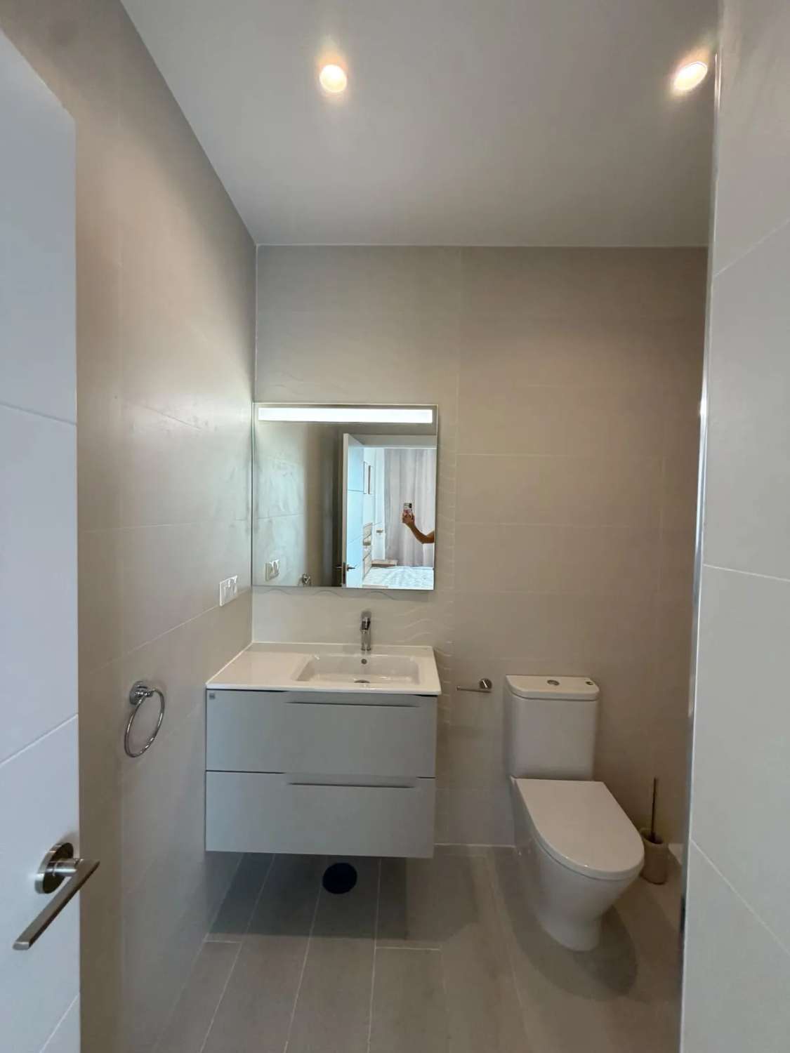 Täysin uusi kaksikerros myynnissä Montemarin alueella (Torremolinos)