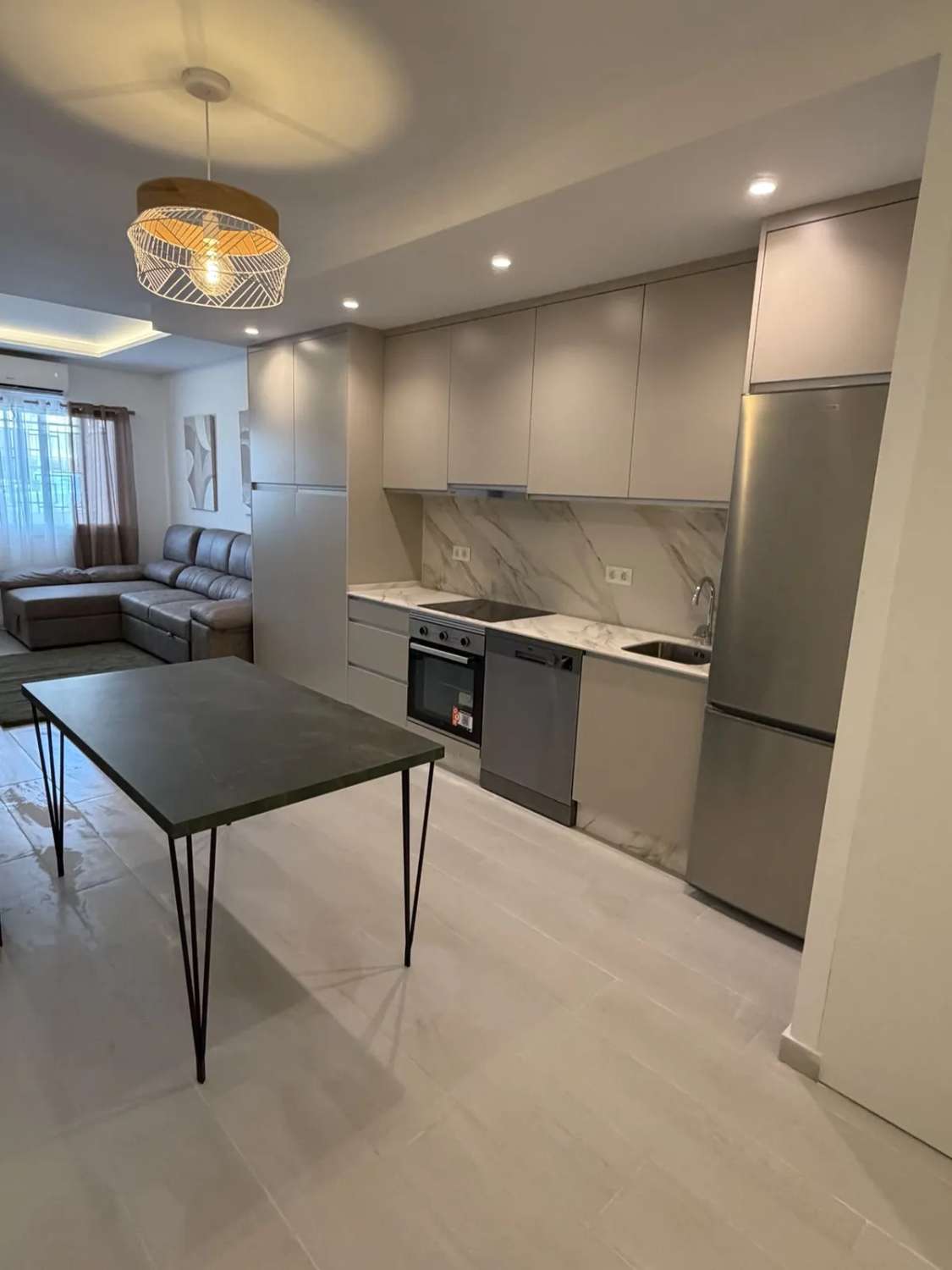 Täysin uusi kaksikerros myynnissä Montemarin alueella (Torremolinos)