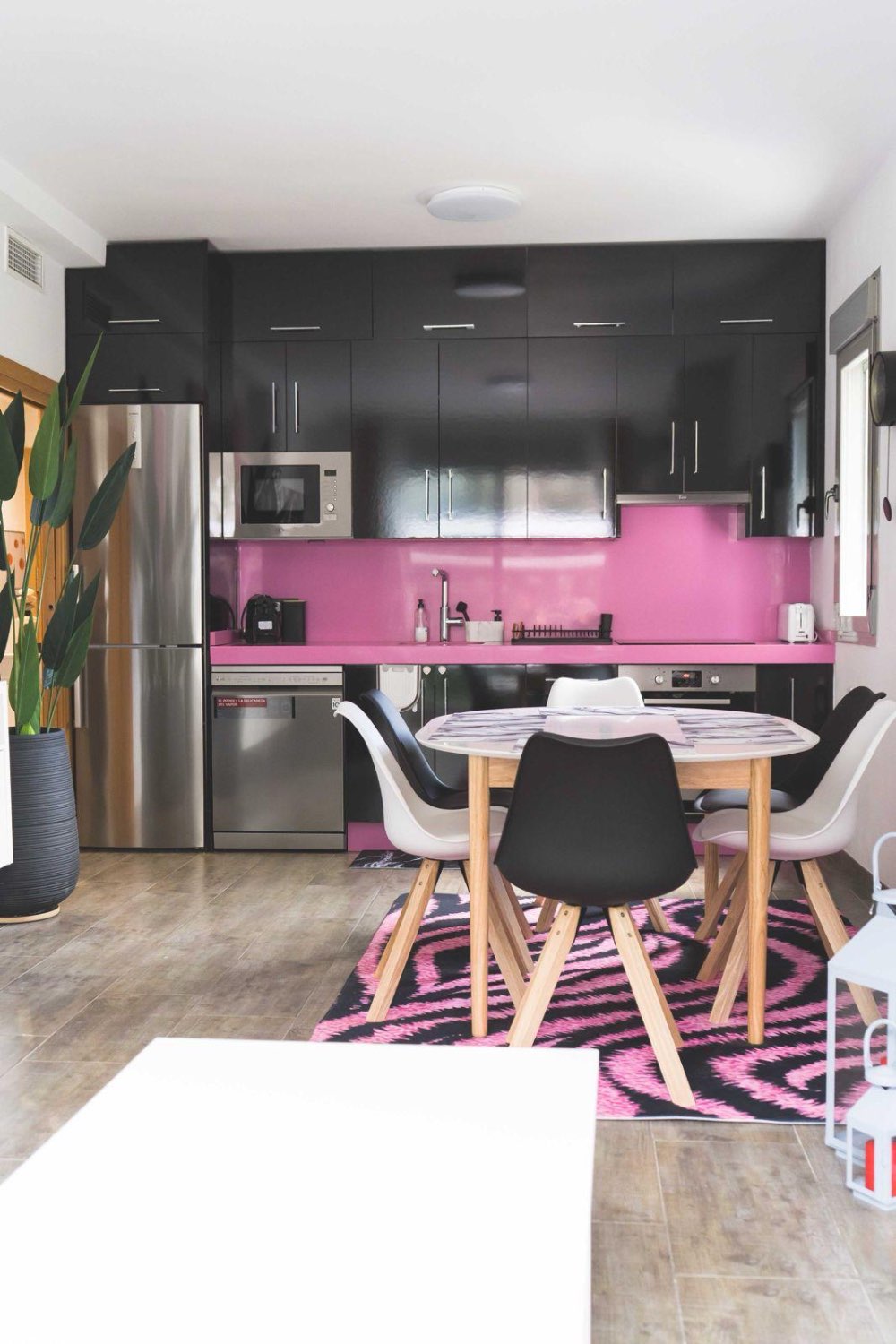 Media temporada . Se alquila de 1.10.26-31.5.27 bonito apartamento en La Carihuela ( Torremolinos)