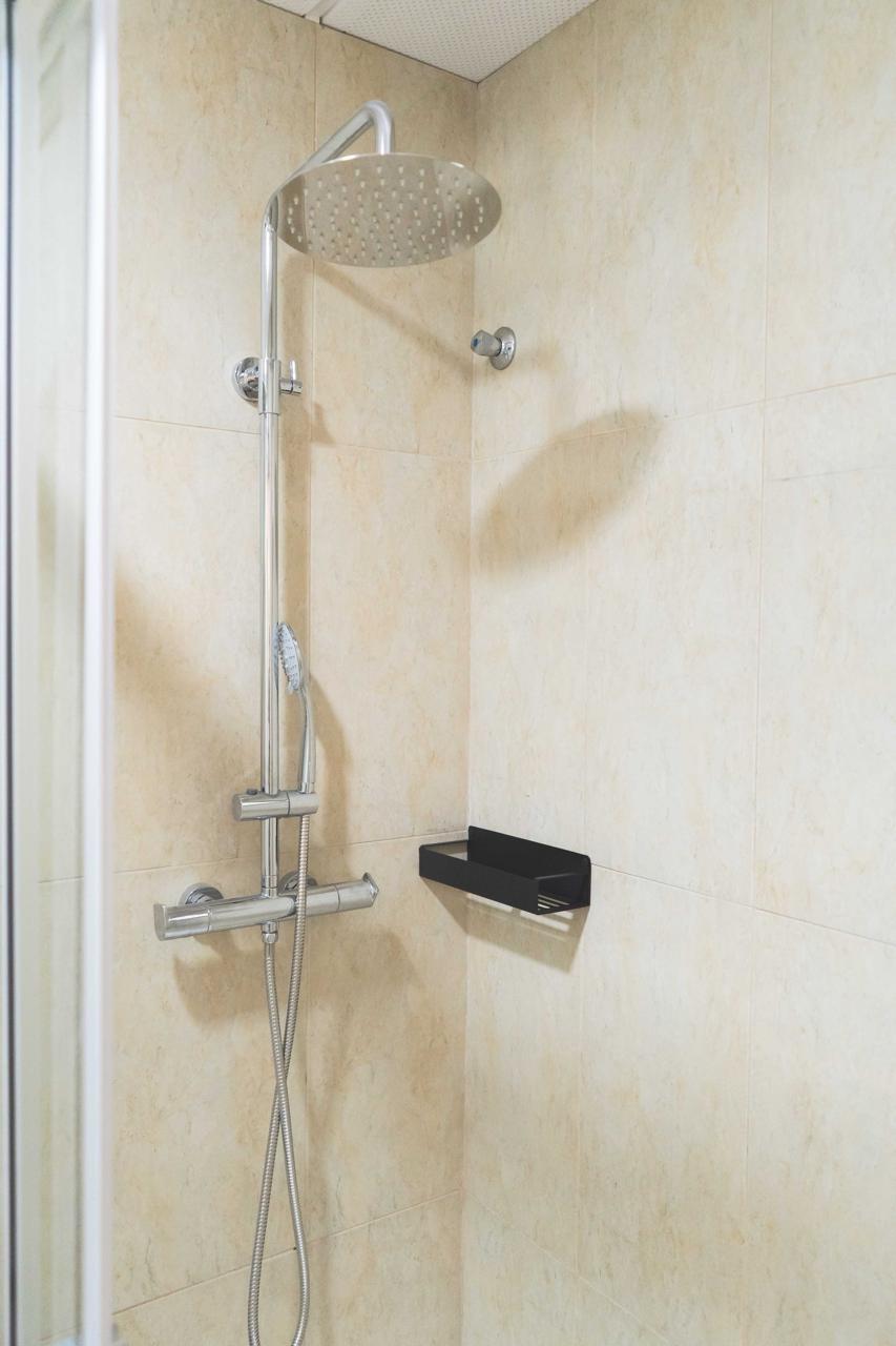 Media temporada . Se alquila de 1.10.26-31.5.27 bonito apartamento en La Carihuela ( Torremolinos)