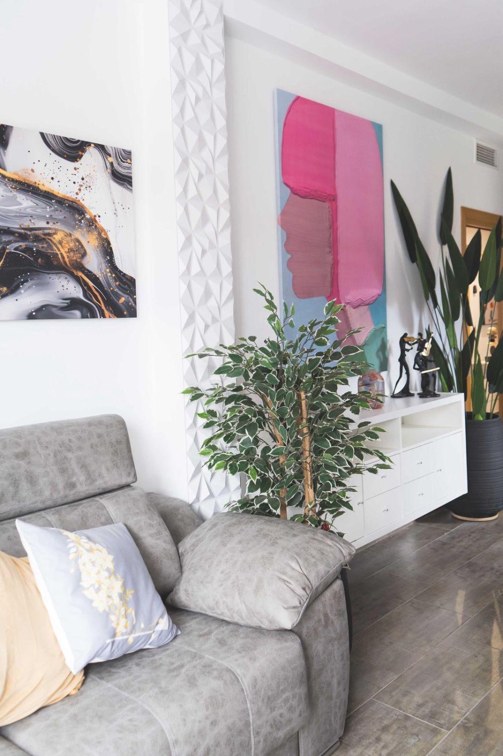 Media temporada . Se alquila de 1.10.26-31.5.27 bonito apartamento en La Carihuela ( Torremolinos)