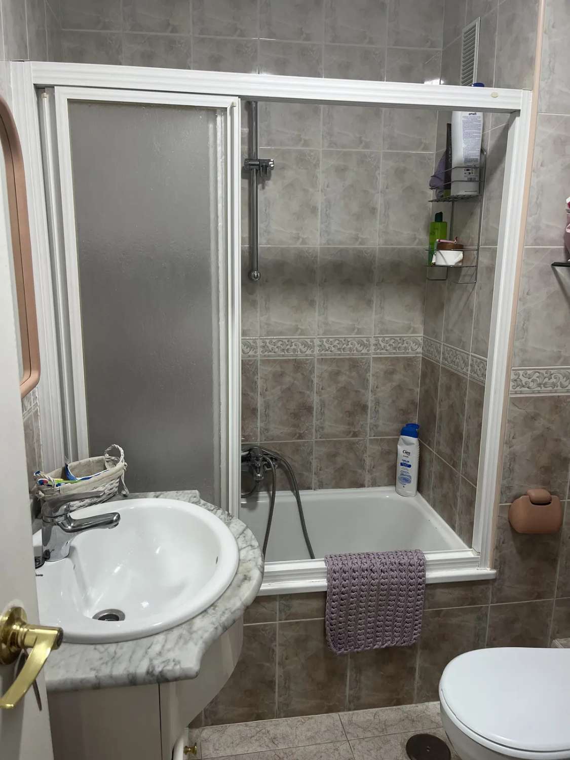 MEDIA TEMPORADA SE ALQUILA DESDE  2.1.27-31.3.27  BONITO APARTAMENTO EN TORREMOLINOS