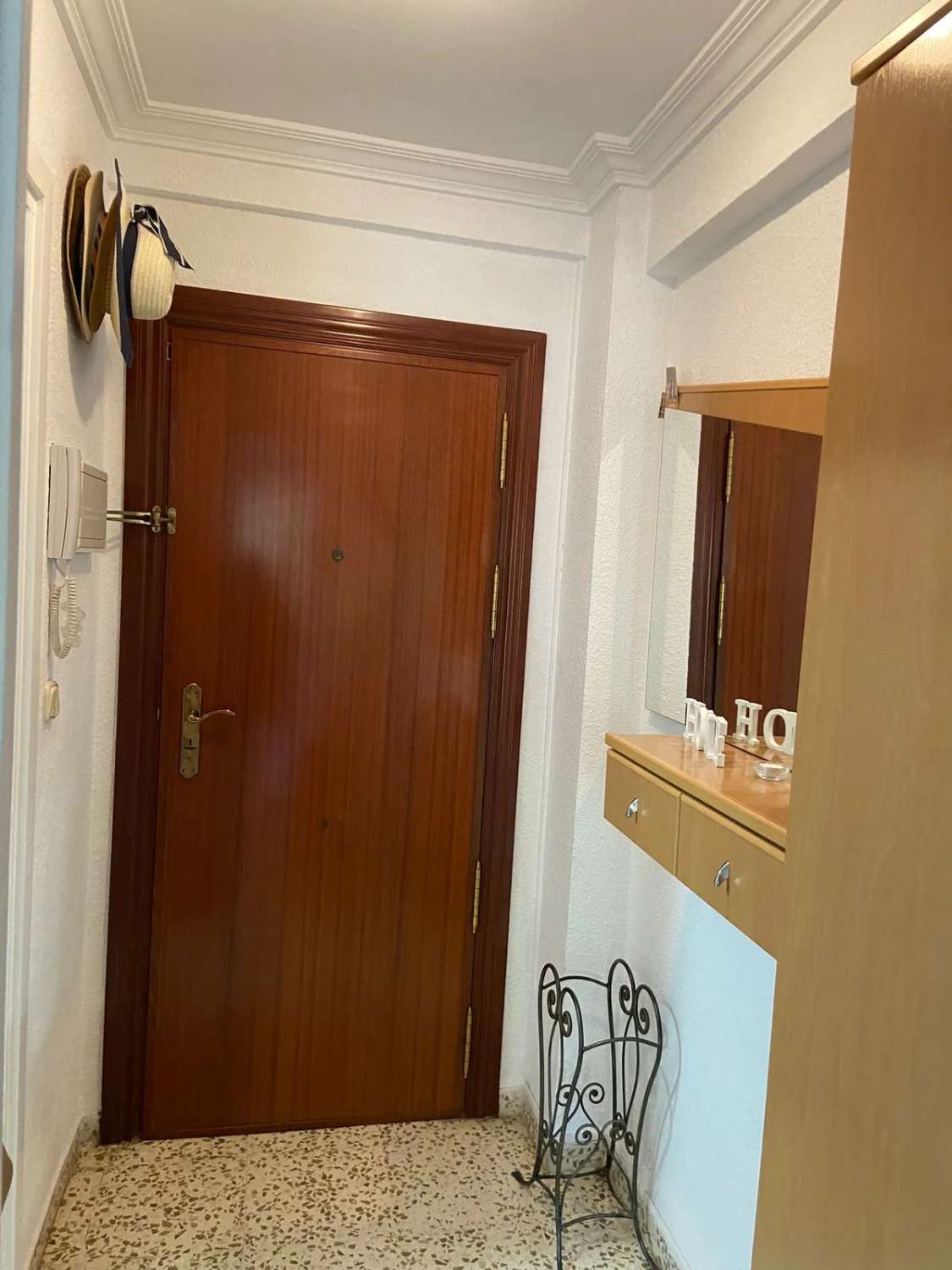 MEDIA TEMPORADA SE ALQUILA DESDE  2.1.27-31.3.27  BONITO APARTAMENTO EN TORREMOLINOS