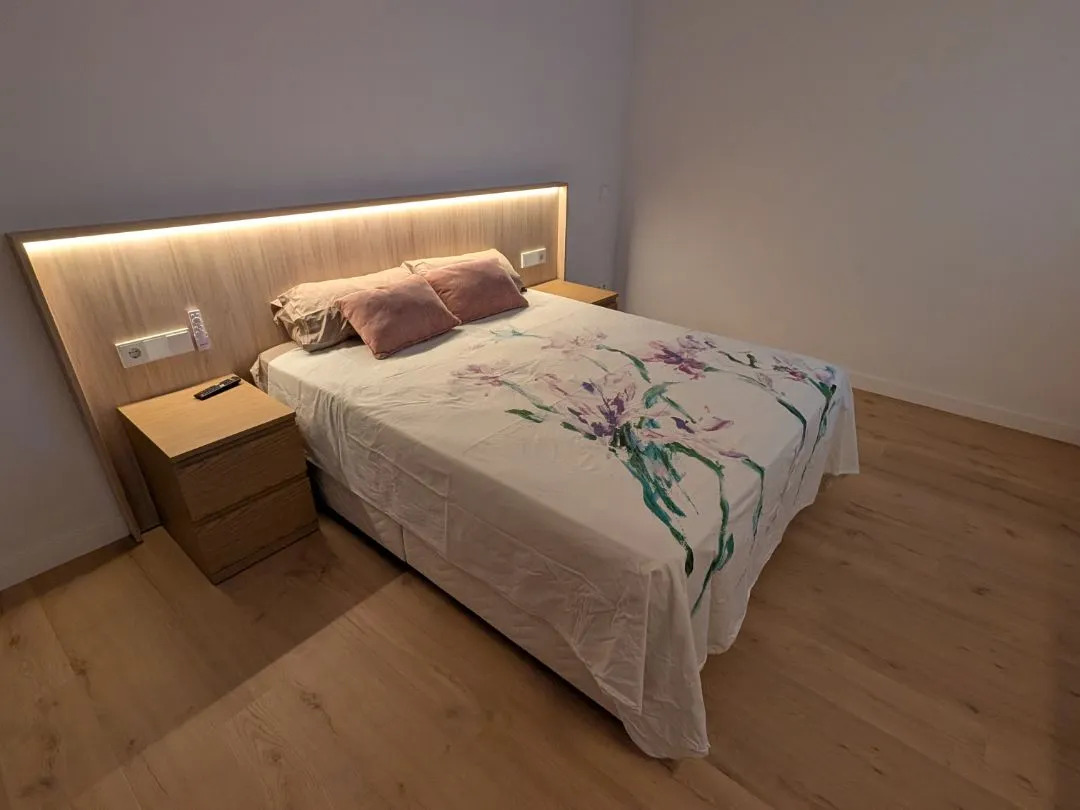 Se alquila por Larga  Temporada espectacular apartamento  en 1ª linea de playa con vistas al mar en Benyamina -Playamar ( Torremolinos