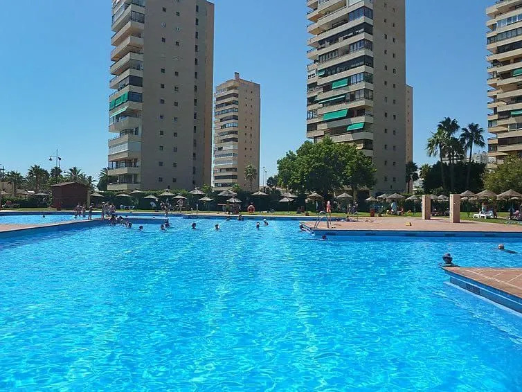 Se alquila por Larga  Temporada espectacular apartamento  en 1ª linea de playa con vistas al mar en Benyamina -Playamar ( Torremolinos