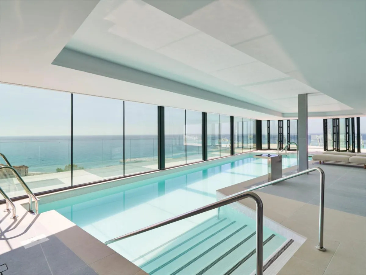 Storslået lejlighed til salg i El Higuerón med havudsigt (Fuengirola)