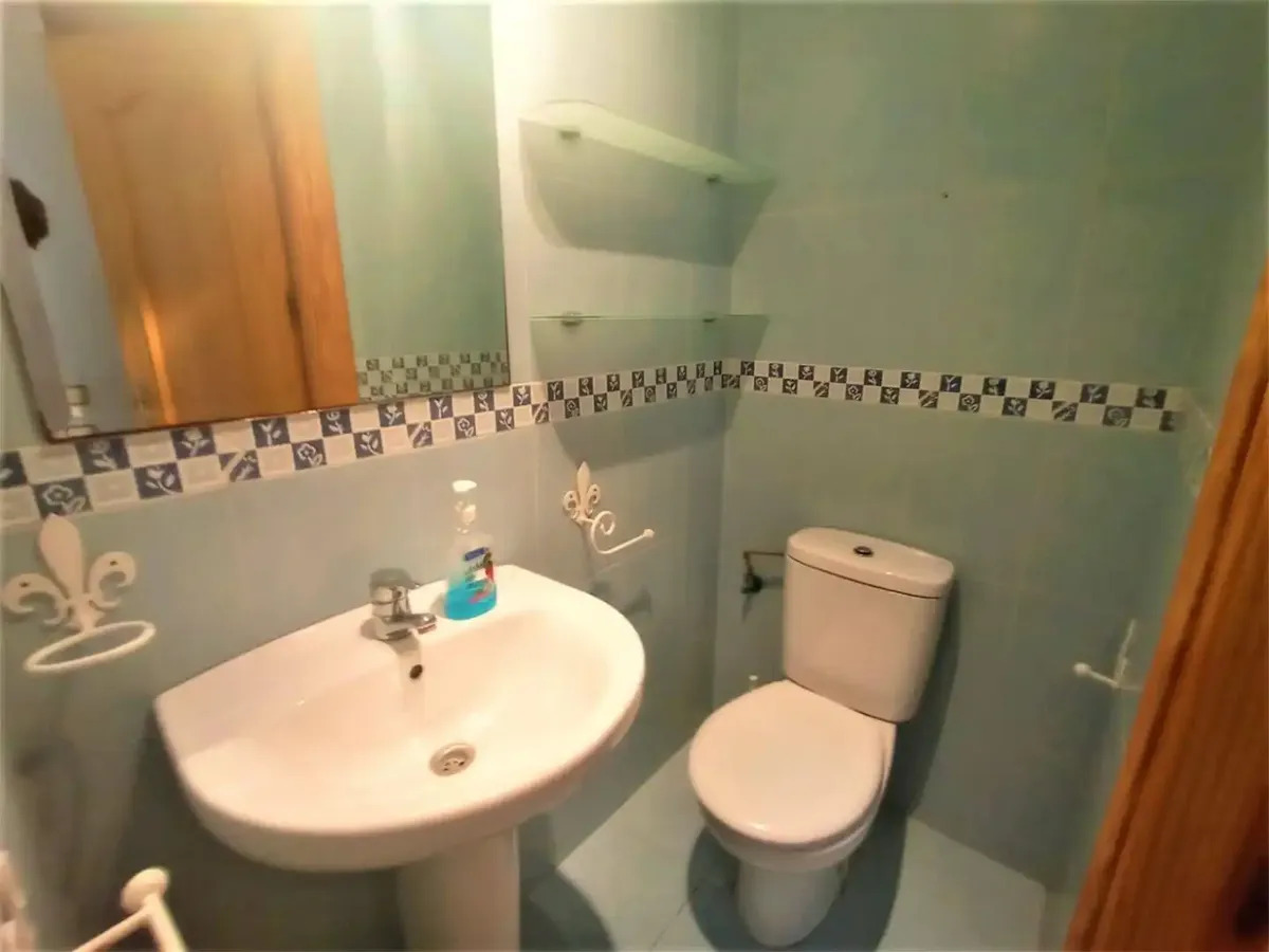 Asunto myynnissä Los Bolichesissa (Fuengirola)