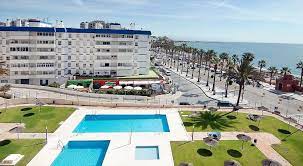 PUOLI SESONKIA VUOKRATTAVANA NYT 30.6.27 ASTI MUKAVA LOFT 1ST LINE BEACHILLA, MERINÄKYMÄT BENALMADENA COSTASSA
