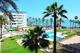 PUOLI SESONKIA VUOKRATTAVANA NYT 30.6.27 ASTI MUKAVA LOFT 1ST LINE BEACHILLA, MERINÄKYMÄT BENALMADENA COSTASSA