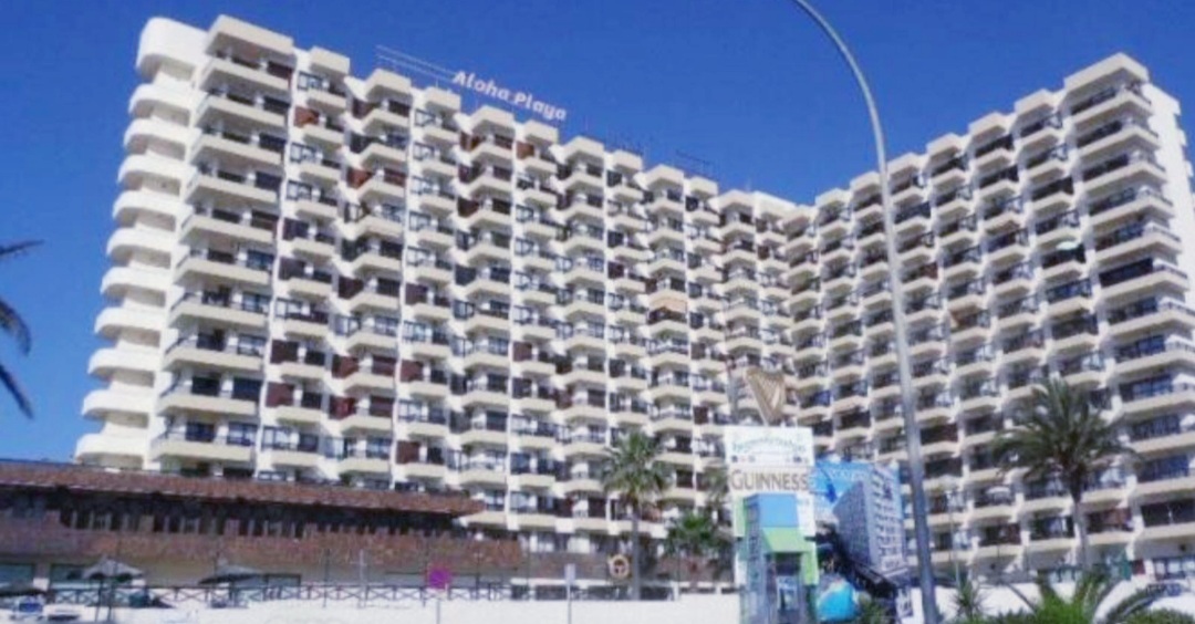 PUOLI SESONKIA VUOKRATTAVANA NYT 30.6.27 ASTI MUKAVA LOFT 1ST LINE BEACHILLA, MERINÄKYMÄT BENALMADENA COSTASSA