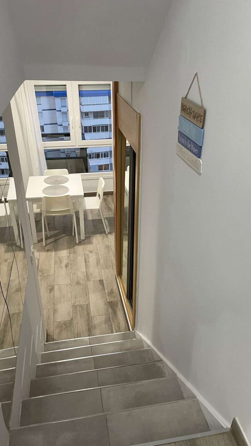 PUOLI SESONKIA VUOKRATTAVANA NYT 30.6.27 ASTI MUKAVA LOFT 1ST LINE BEACHILLA, MERINÄKYMÄT BENALMADENA COSTASSA