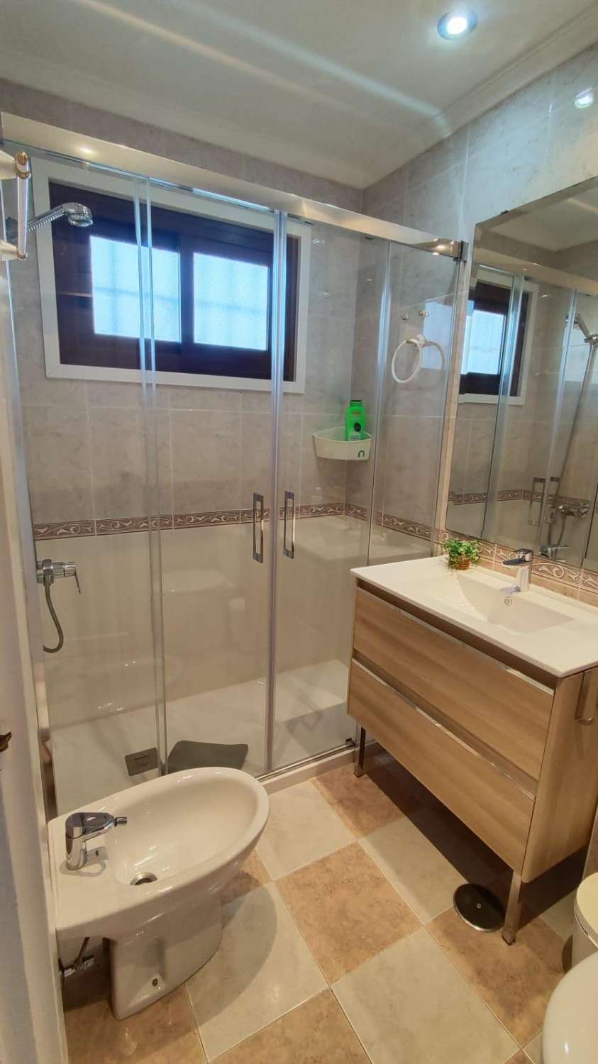 PUOLIKAS KAUSI VUOKRATTAVANA NYT 30.6.27 ASTI MUKAVA STUDIO 1ST LINEN RANNALLA, MERINÄKÖALA BENALMADENA COSTASSA