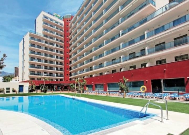 FOR RENT FROM 1.10.26-31.5.27 BEAUTIFUL APARTMENT WITH SEA VIEWS IN BENALMADENA COSTA.-