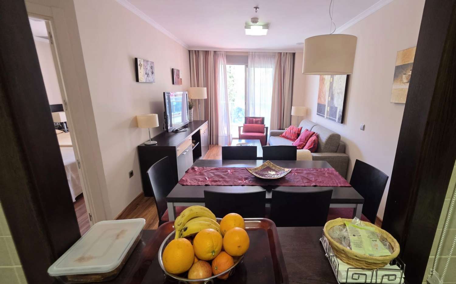 FOR RENT FROM 1.10.26-31.5.27 BEAUTIFUL APARTMENT WITH SEA VIEWS IN BENALMADENA COSTA.-