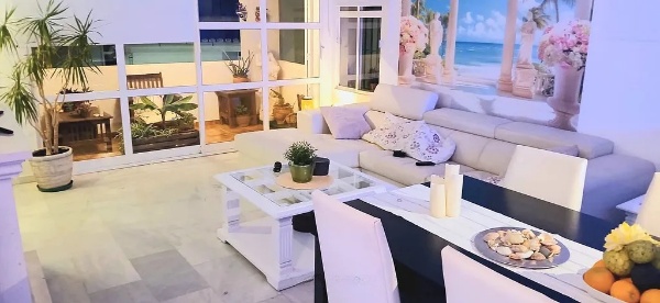 MediaTemporada. Se Alquila desde ahora hasta 30.6.27 bonito apartamento en  1ª línea  de playa en Torremuelle (Benalmádena)