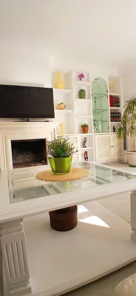 MediaTemporada. Se Alquila desde ahora hasta 30.6.27 bonito apartamento en  1ª línea  de playa en Torremuelle (Benalmádena)