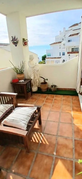 MediaTemporada. Se Alquila desde ahora hasta 30.6.27 bonito apartamento en  1ª línea  de playa en Torremuelle (Benalmádena)