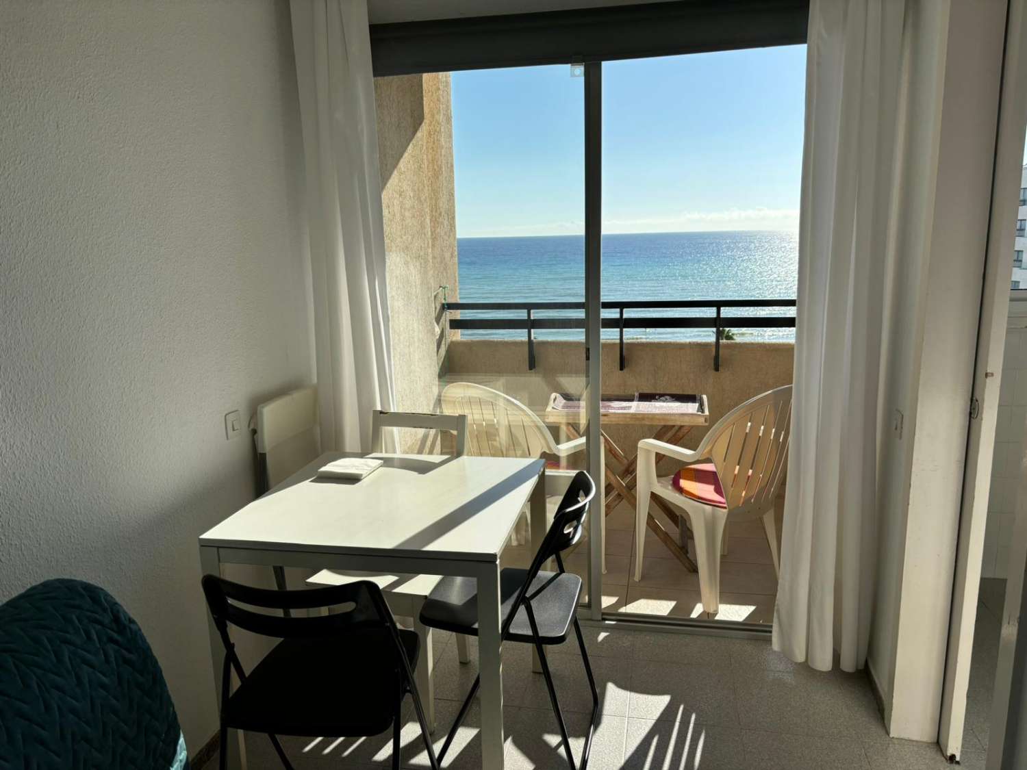 Midt i sesongen. Til leie fra 25.11.26-28.2.27 Fin studio med havutsikt i området mellom Carihuela og Benalmadena