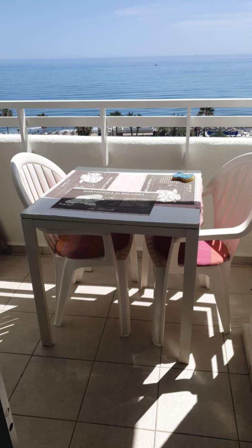 Midt i sesongen. Til leie fra 25.11.26-28.2.27 Fin studio med havutsikt i området mellom Carihuela og Benalmadena