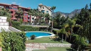 Larga Temporada . Se alquila  bonito apartamento  desde 1.10.26 con vistas al Campo del Golf  de Torrequebrada (Benalmadena )