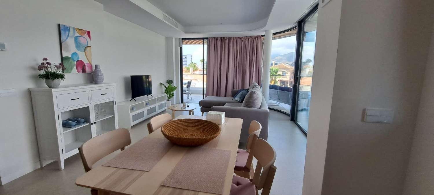 Media temporada . Se alquila de 1.11.26-31.3.27 apartamento de lujo al lado de la playa zona los Alamos (Torremolinos)