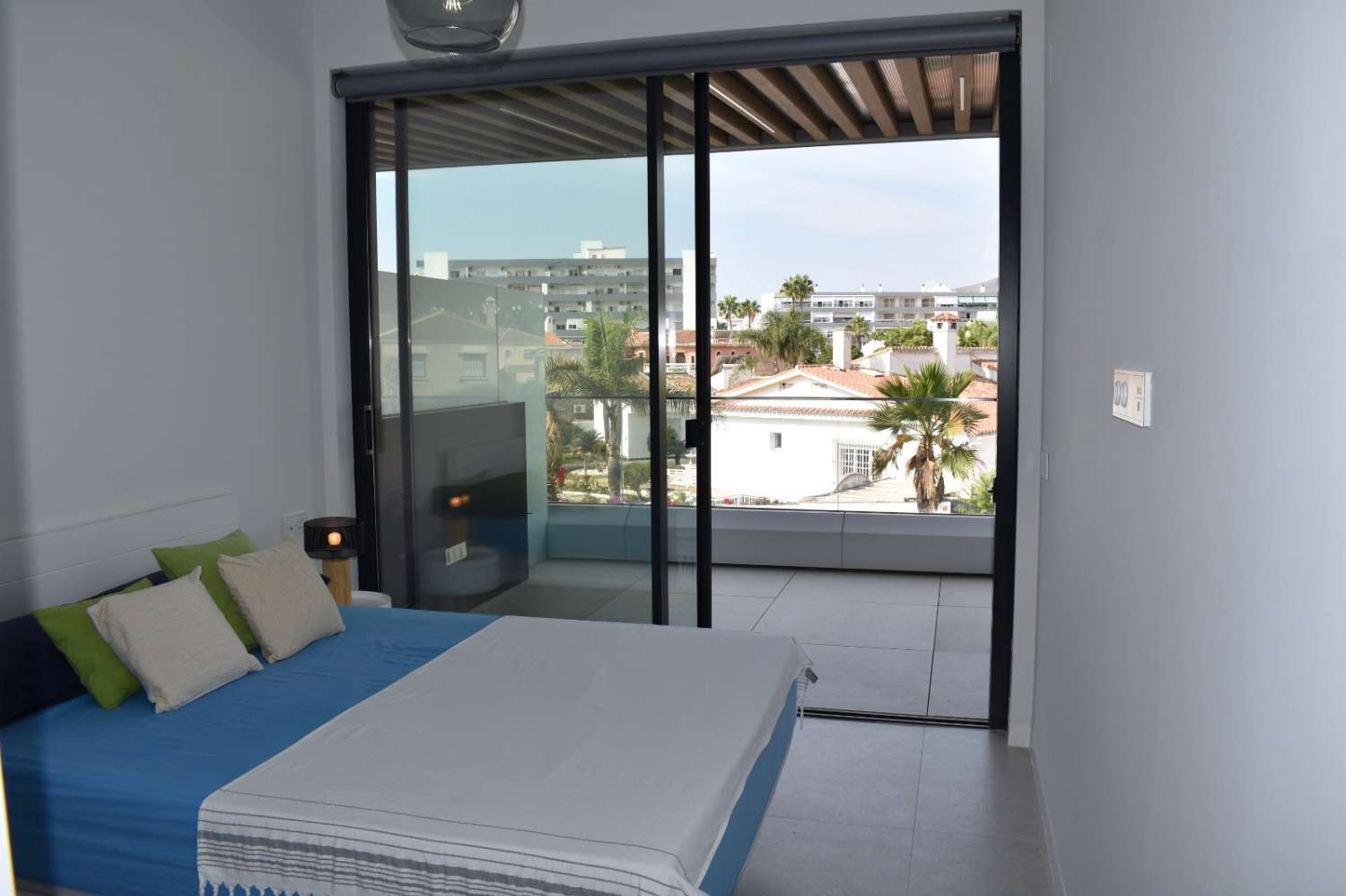 Media temporada . Se alquila de 1.11.26-31.3.27 apartamento de lujo al lado de la playa zona los Alamos (Torremolinos)