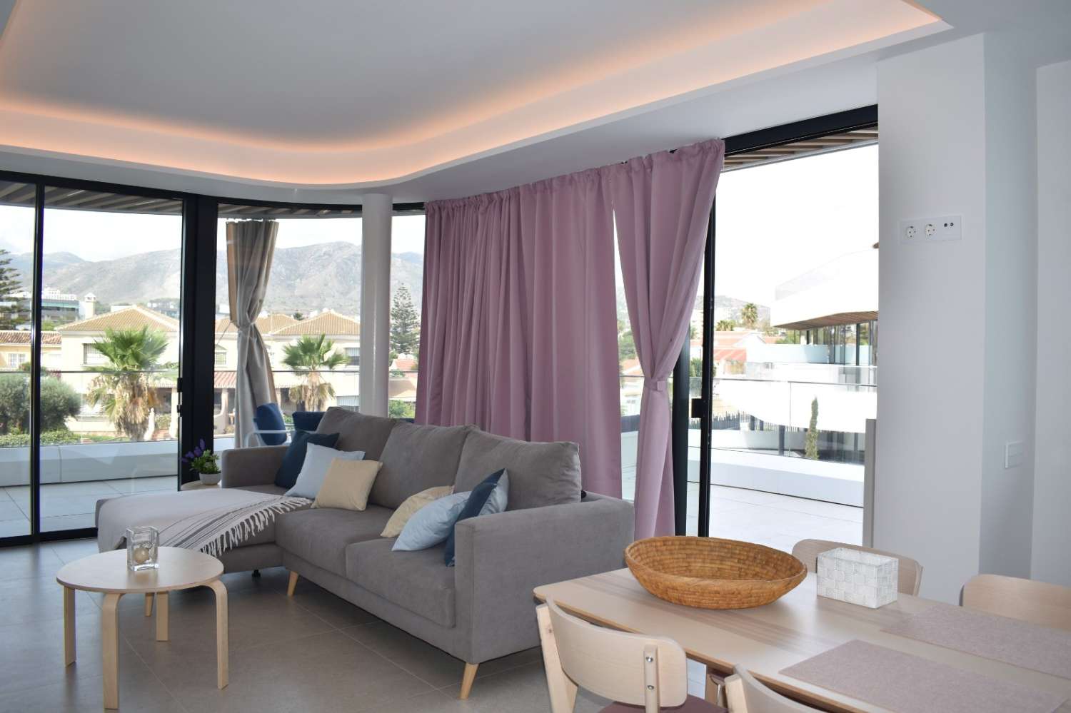 Media temporada . Se alquila de 1.11.26-31.3.27 apartamento de lujo al lado de la playa zona los Alamos (Torremolinos)