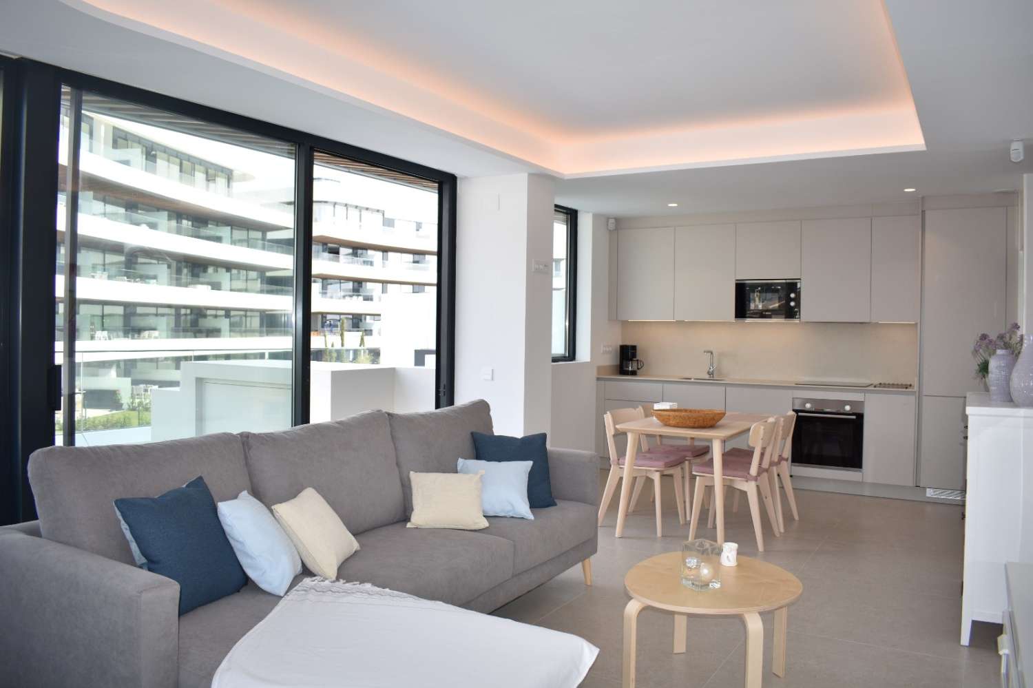 Media temporada . Se alquila de 1.11.26-31.3.27 apartamento de lujo al lado de la playa zona los Alamos (Torremolinos)