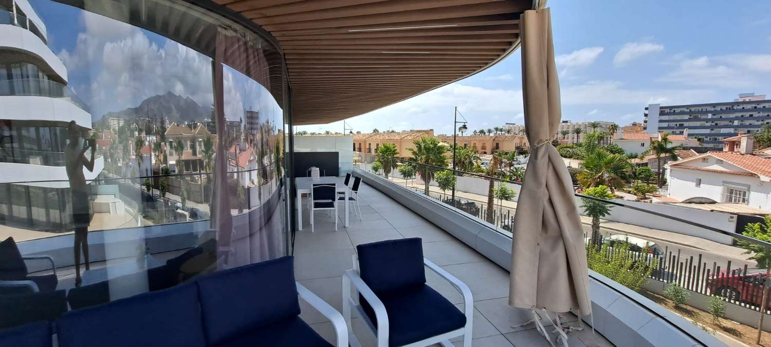 Media temporada . Se alquila de 1.11.26-31.3.27 apartamento de lujo al lado de la playa zona los Alamos (Torremolinos)