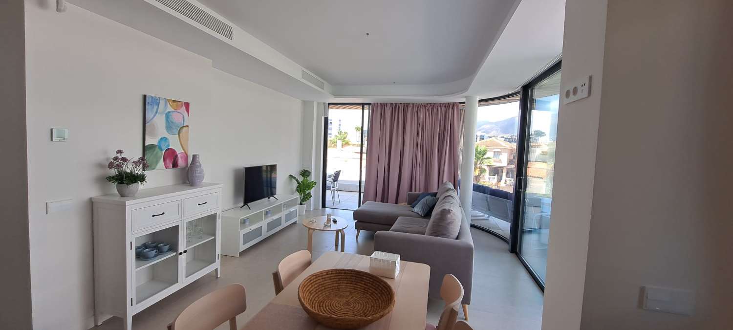 Media temporada . Se alquila de 1.11.26-31.3.27 apartamento de lujo al lado de la playa zona los Alamos (Torremolinos)