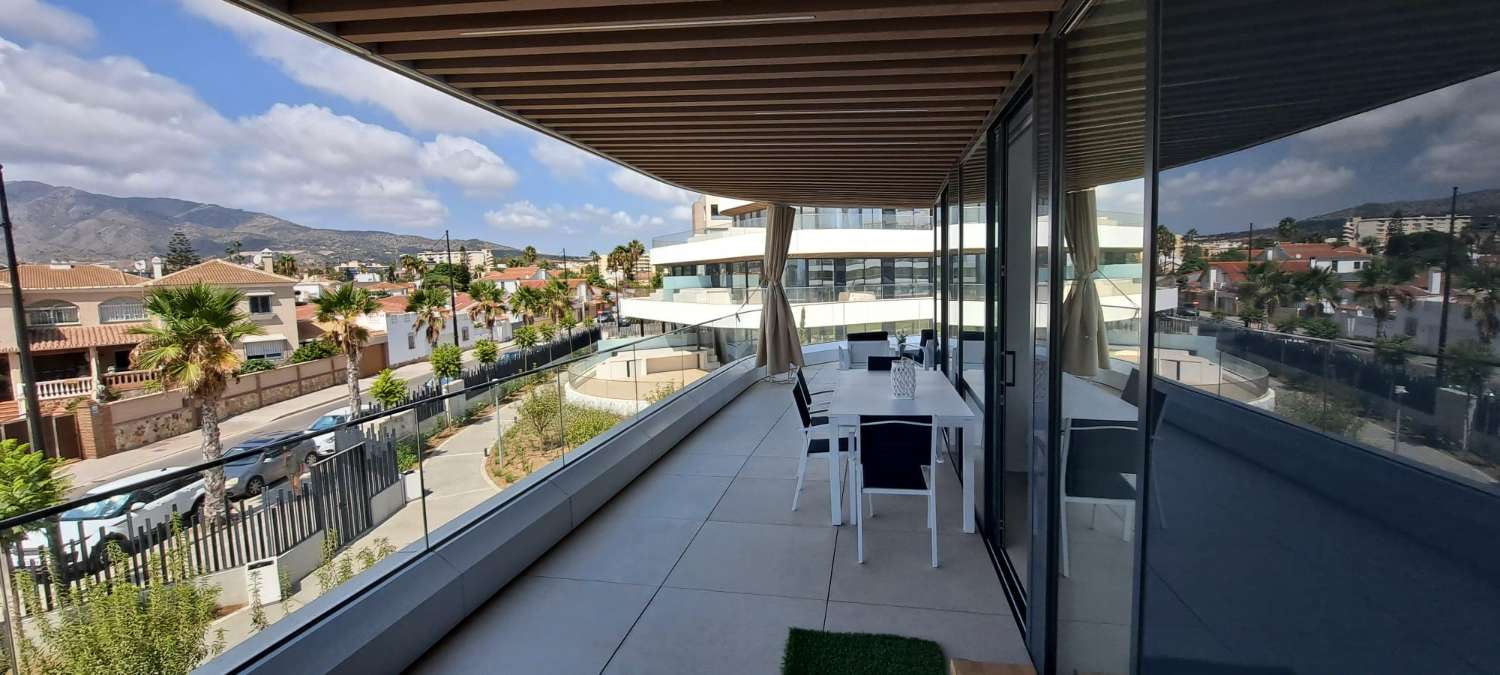 Media temporada . Se alquila de 1.11.26-31.3.27 apartamento de lujo al lado de la playa zona los Alamos (Torremolinos)