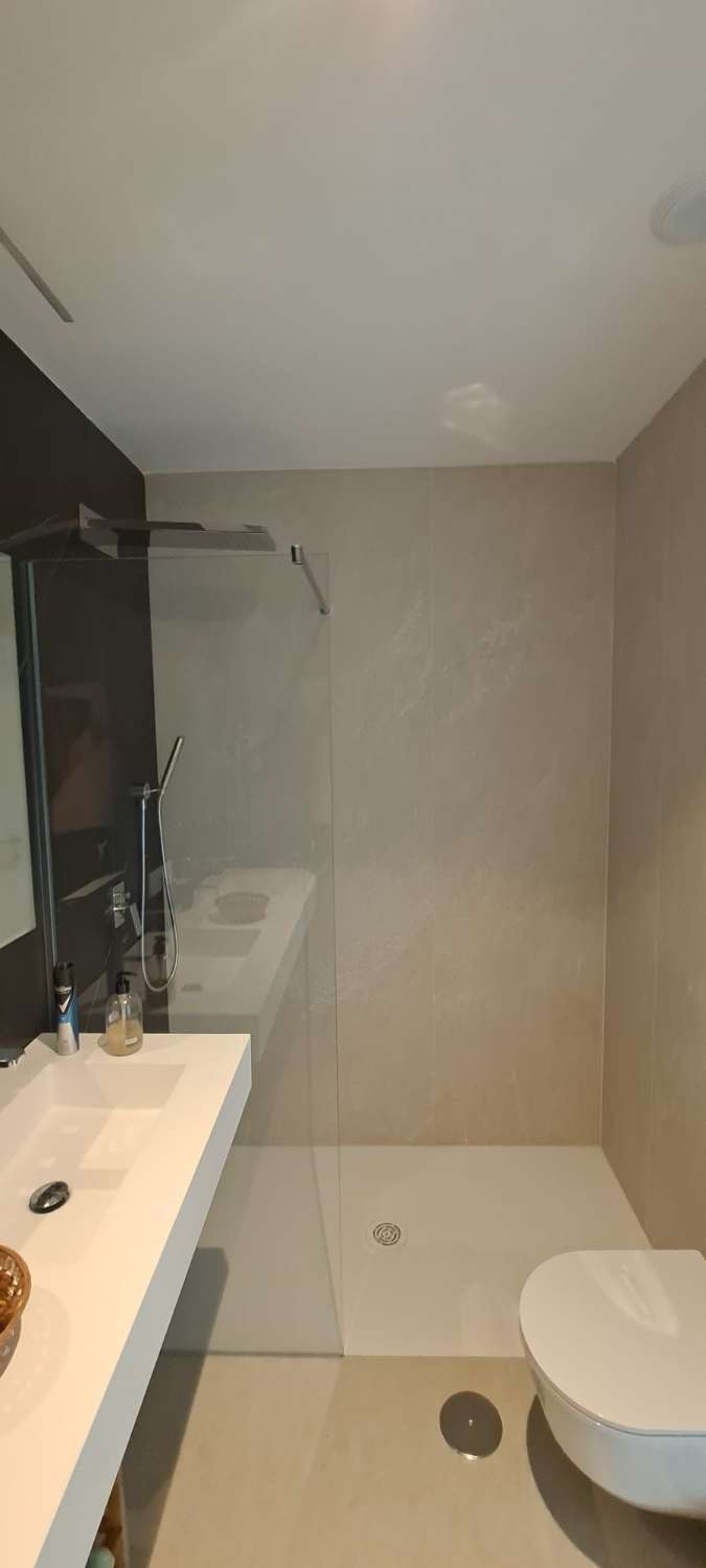 Media temporada . Se alquila de 1.11.26-31.3.27 apartamento de lujo al lado de la playa zona los Alamos (Torremolinos)