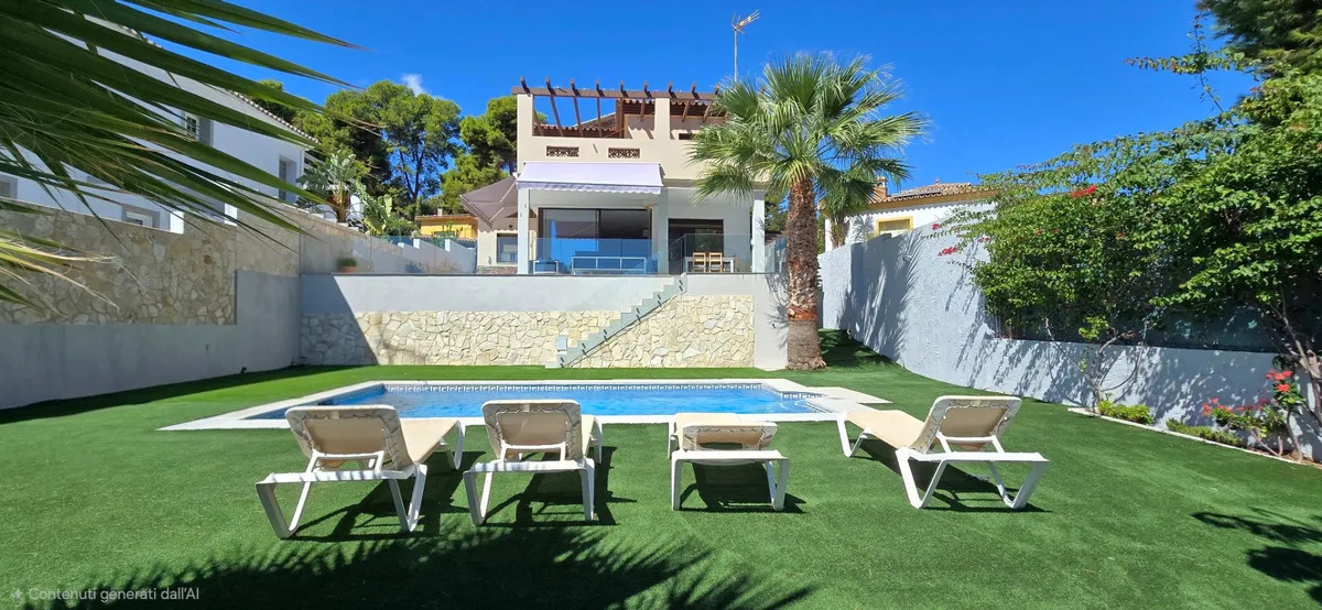 Media Temporada . Se alquila  desde  1.11.26 -30.4.27 magnifica Villa en zona el Pinar - Palacio de Congresos (Torremolinos )