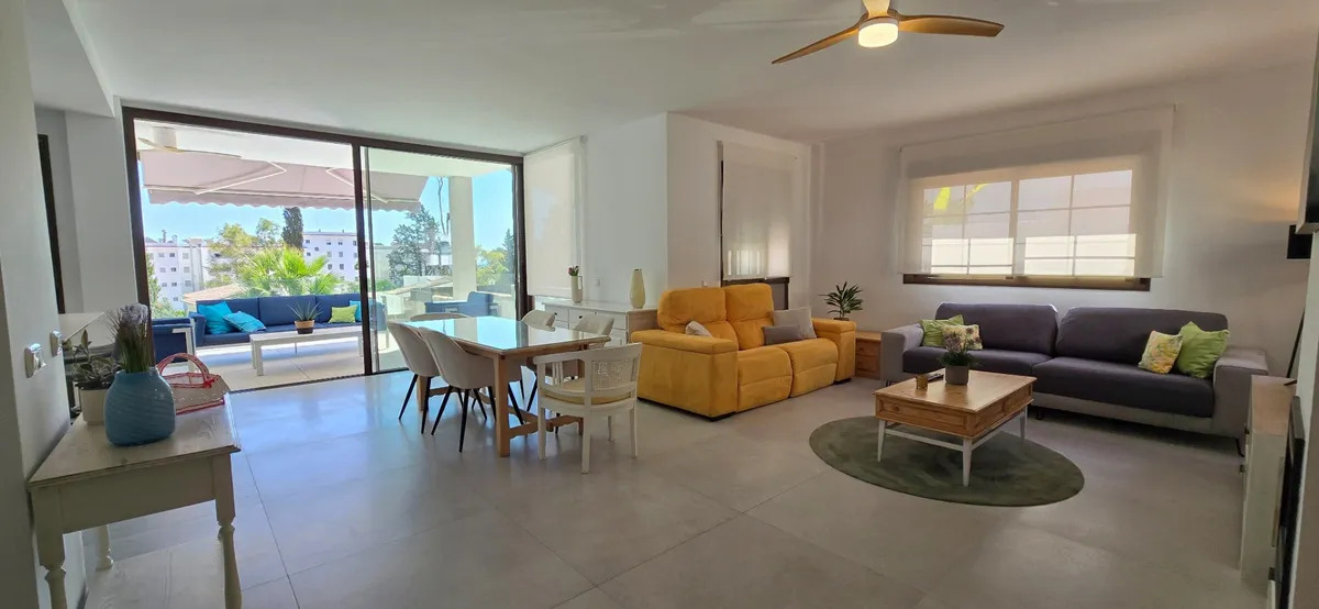 Media Temporada . Se alquila  desde  1.11.26 -30.4.27 magnifica Villa en zona el Pinar - Palacio de Congresos (Torremolinos )