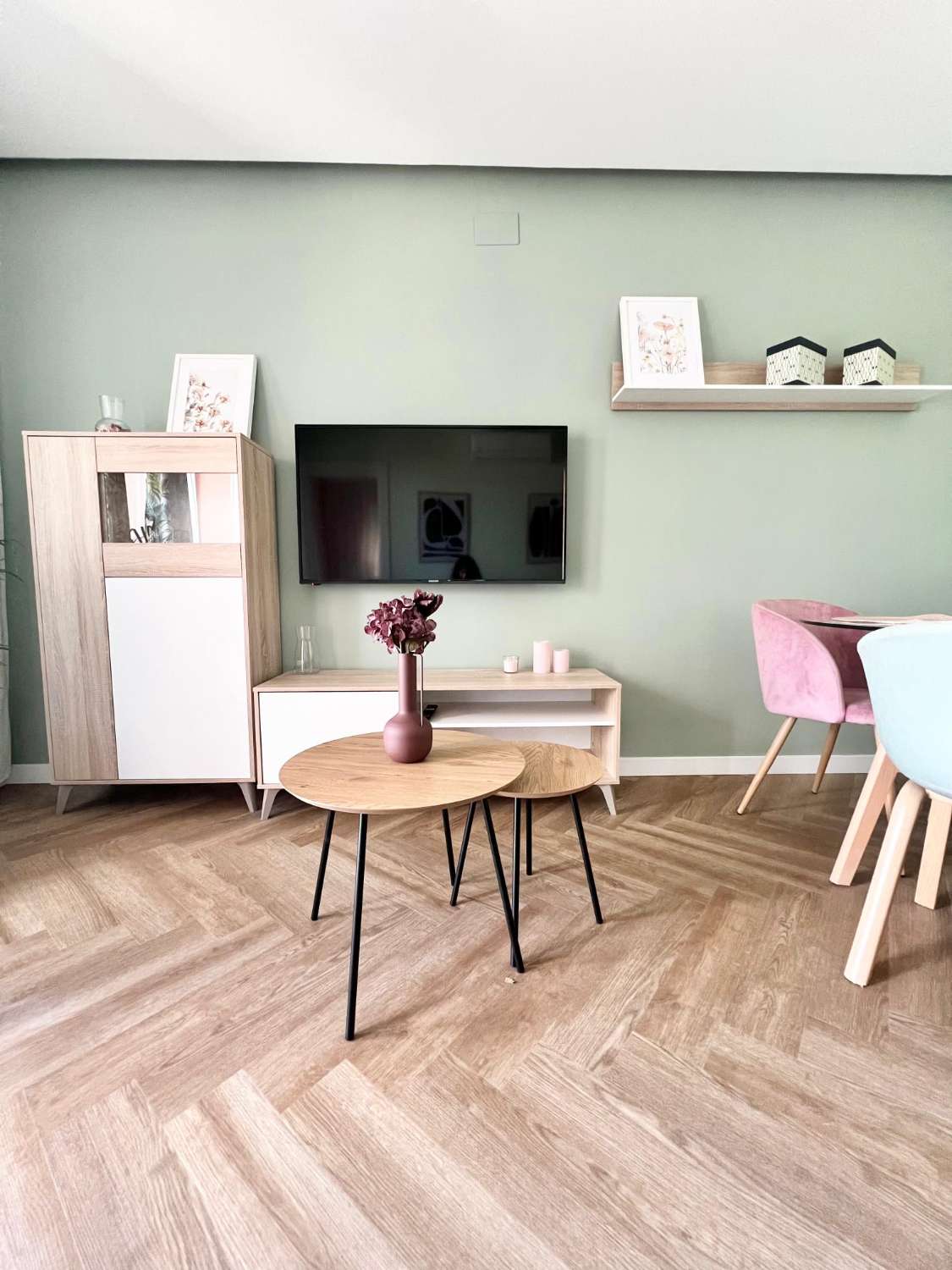 Media Temporada. Se alquila desde 1.10.26-31,5,27 bonito apartamento con vistas laterales al mar en 2ª línea de playa en Benalmádena