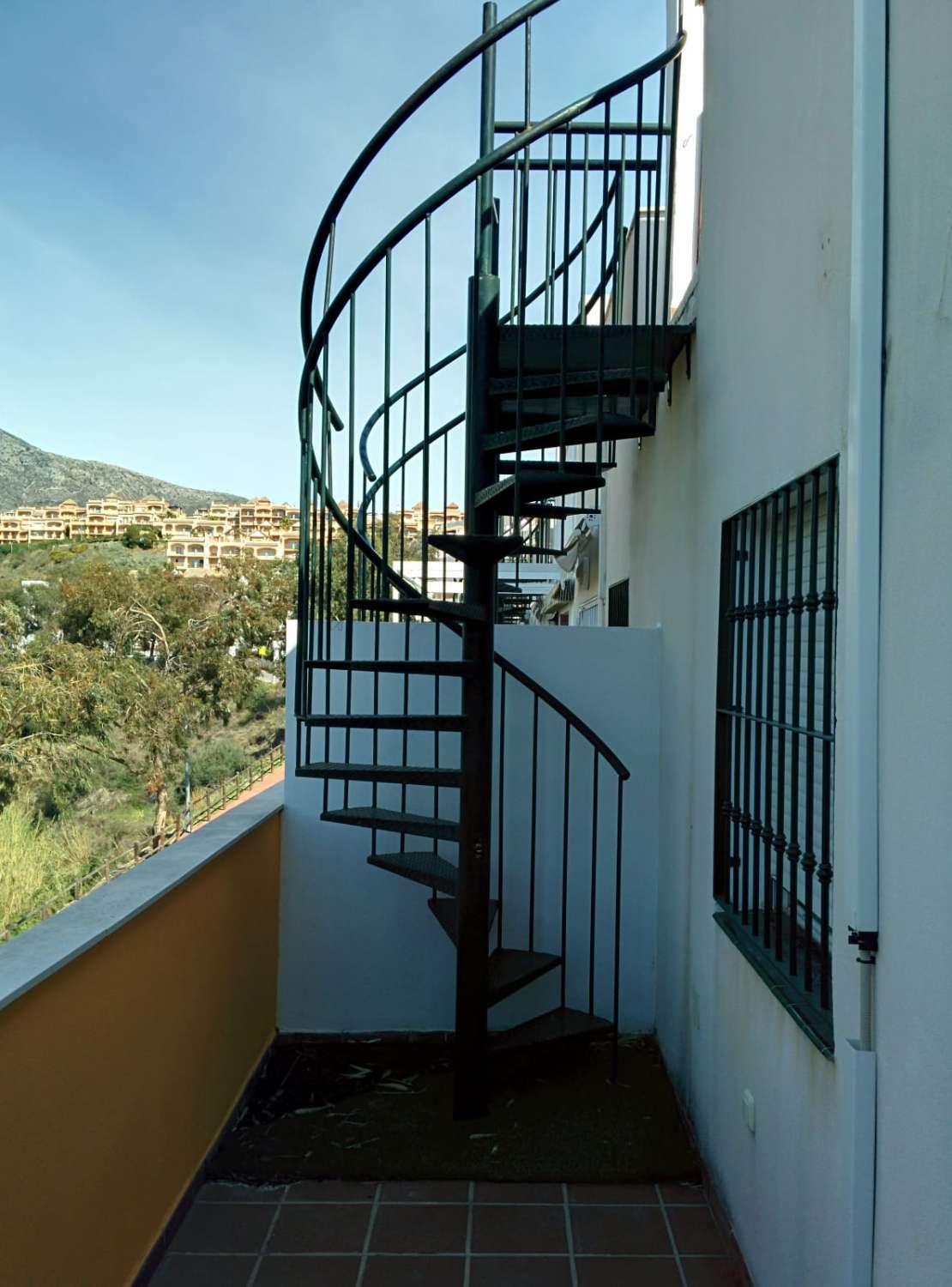 Larga Temporada  . Se alquila desde  15.11.26 bonito Atico Duplex en zona de Nueva Torrequebrada (Benalmadena)