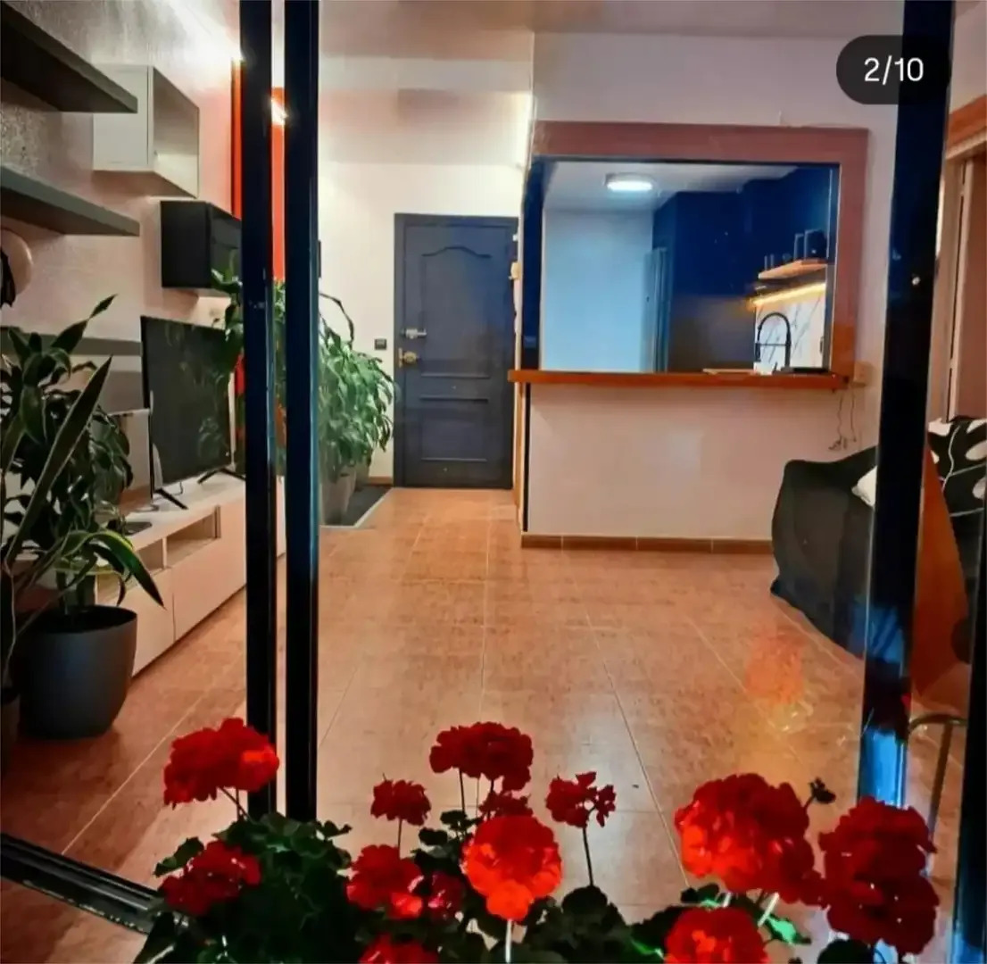 Tilava yhden makuuhuoneen asunto myynnissä merinäköala El Pinillon alueella (Torremolinos)