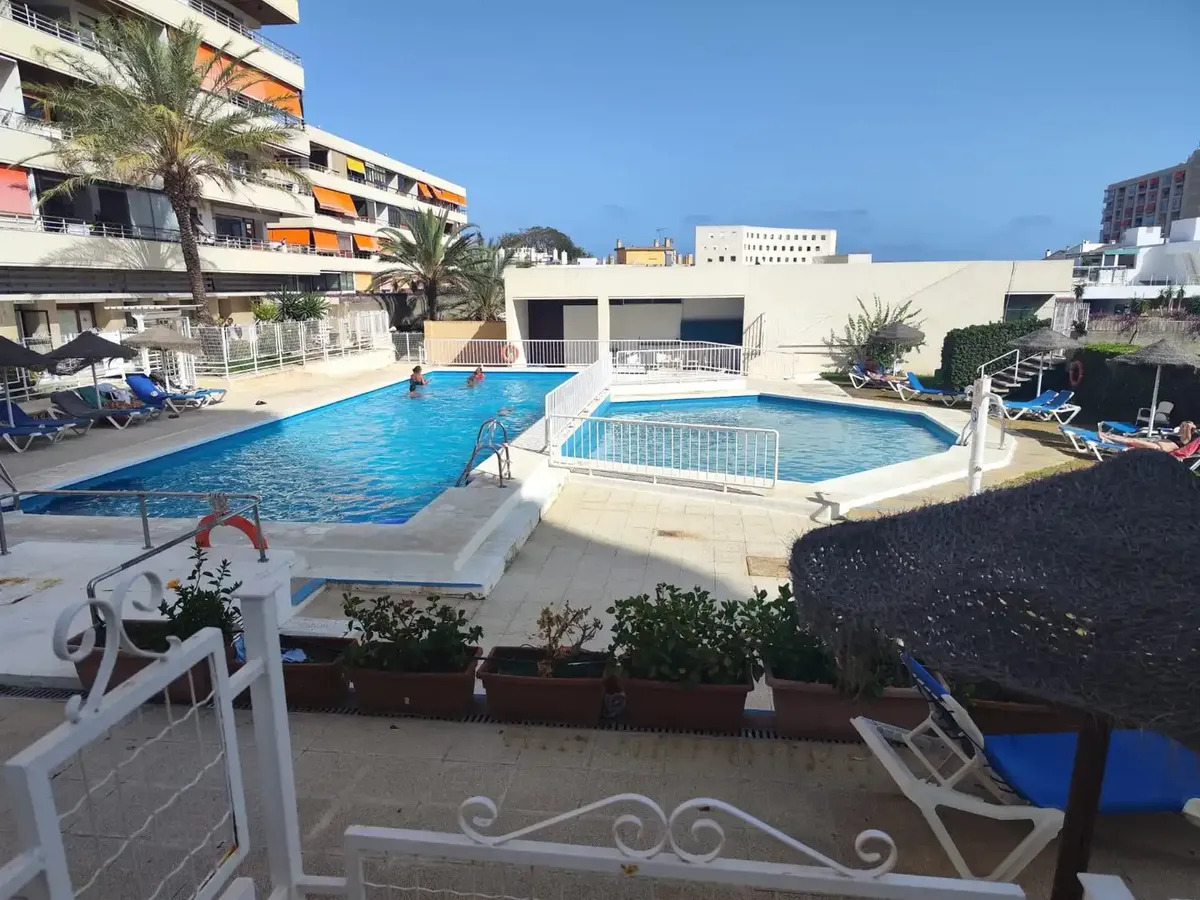 Media Temporada . Se alquila de 1.11.26 -31.3.27 bonitos apartamento reformado en el centro de Torremolinos