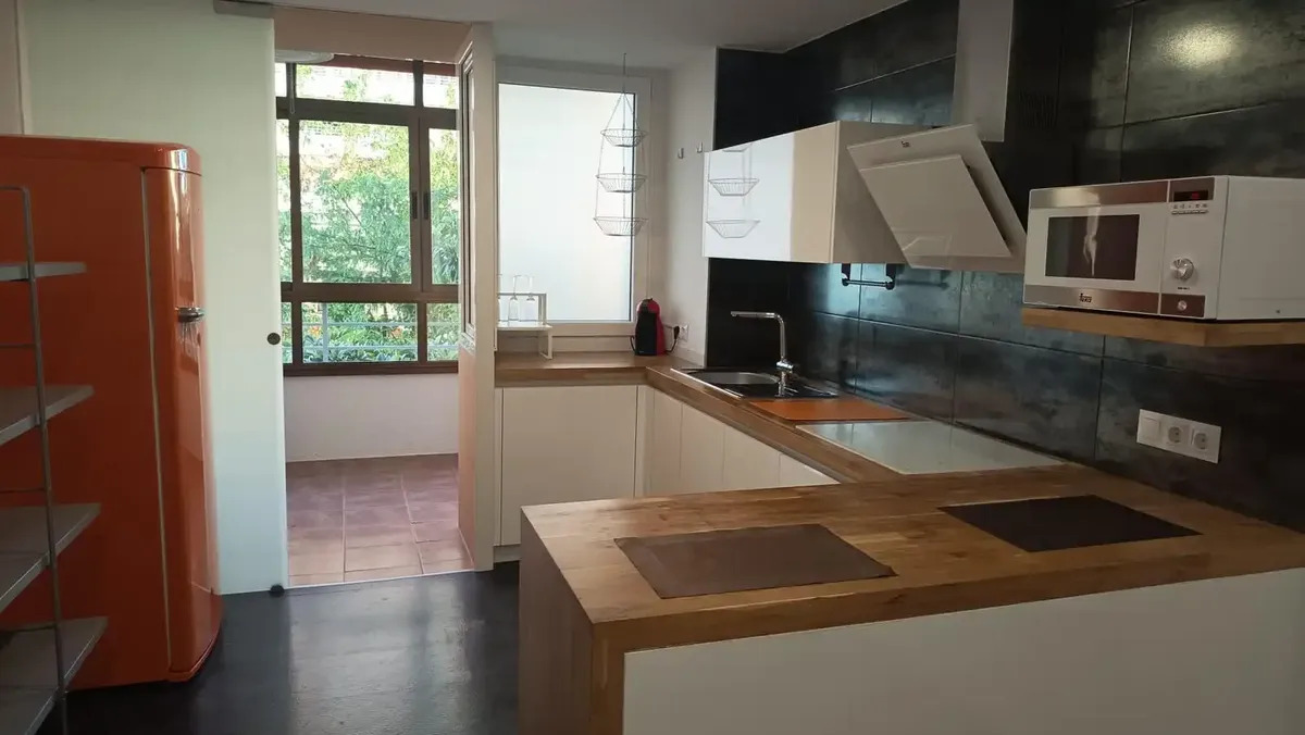 Media Temporada . Se alquila de 1.11.26 -31.3.27 bonitos apartamento reformado en el centro de Torremolinos