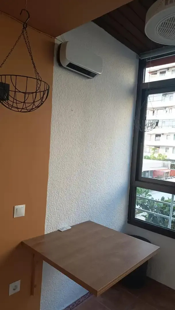 Media Temporada . Se alquila de 1.11.26 -31.3.27 bonitos apartamento reformado en el centro de Torremolinos