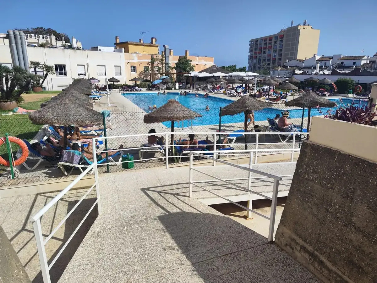 Media Temporada . Se alquila de 1.11.26 -31.3.27 bonitos apartamento reformado en el centro de Torremolinos