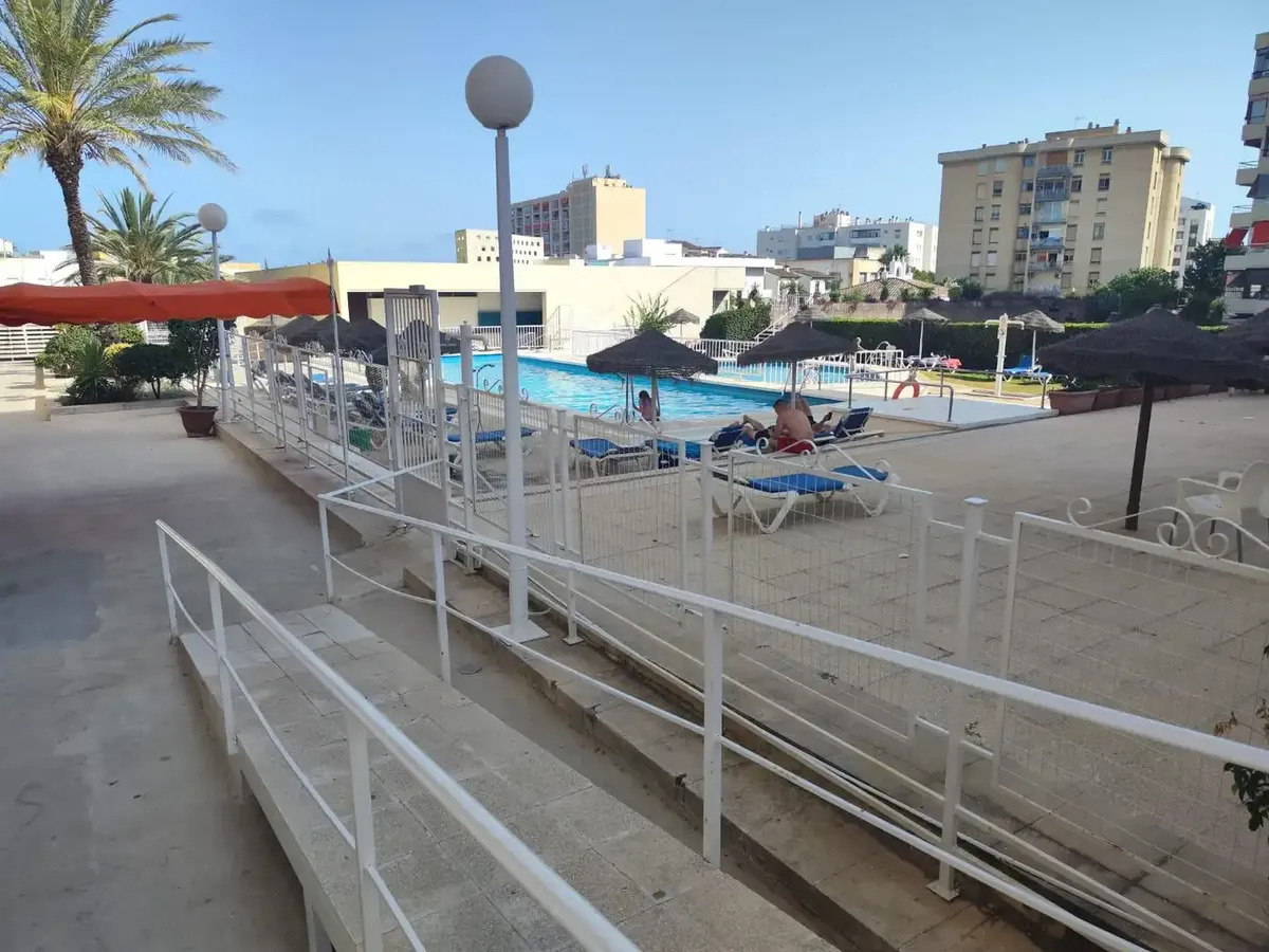 Media Temporada . Se alquila de 1.11.26 -31.3.27 bonitos apartamento reformado en el centro de Torremolinos