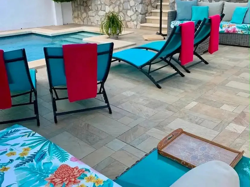 Lyxvilla med havsutsikt och ett sammanlagt boutique-B&B-företag till salu i Benalmadena (Costa del Sol).